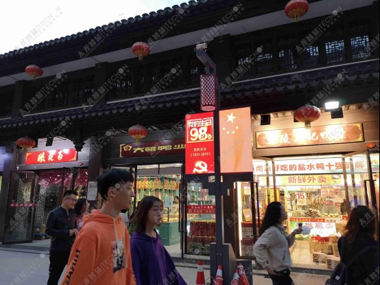 LED燈桿屏太龍智顯南京夫子廟 (1).jpg