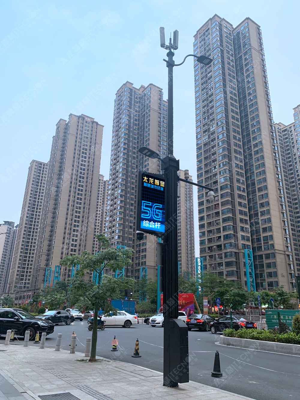 LED燈桿屏-智慧燈桿屏7.jpg LED燈桿屏-智慧燈桿屏7.jpg