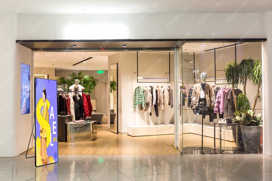 LED廣告機(jī)-戶(hù)外液晶廣告機(jī) (13).jpg