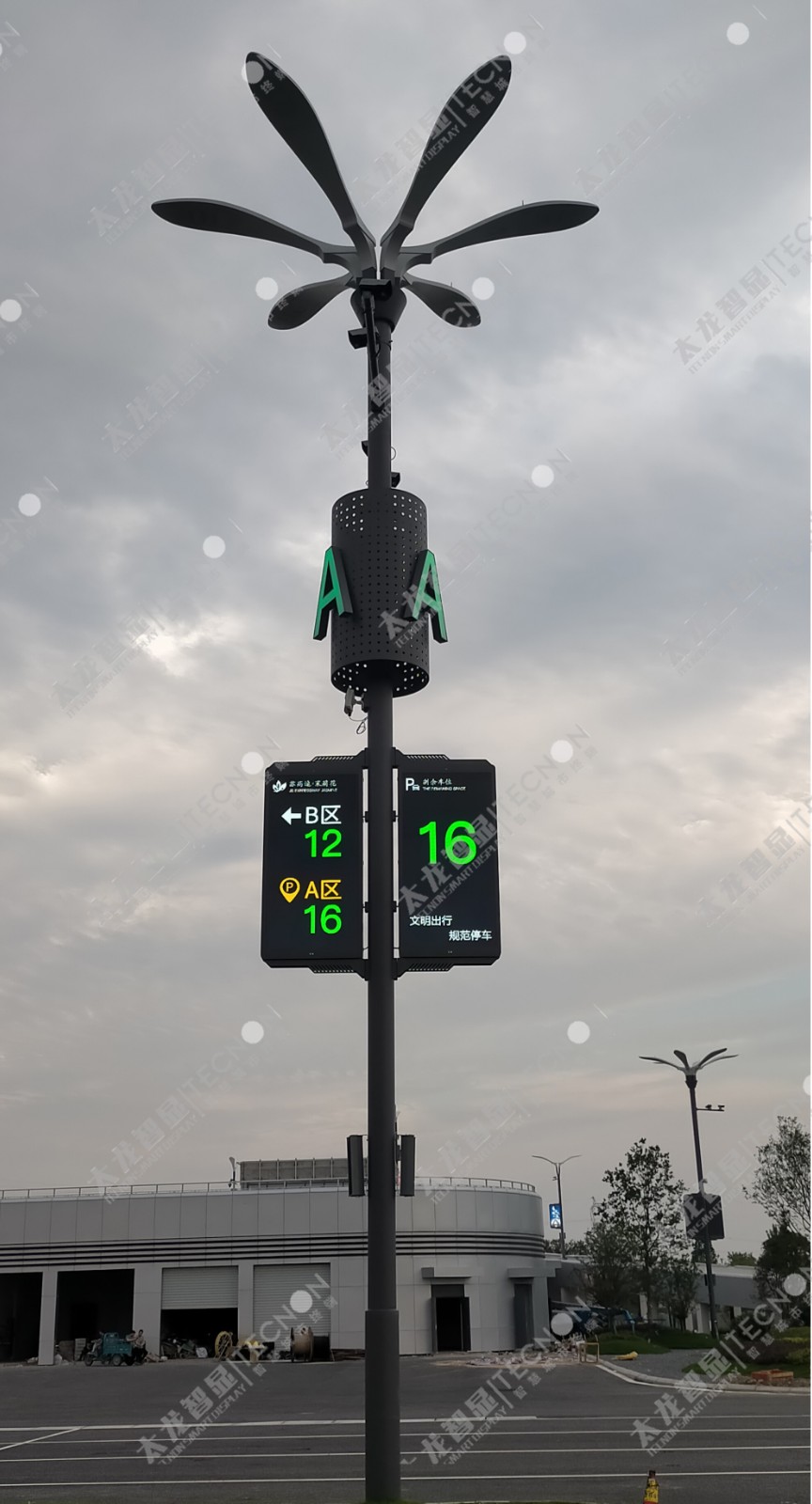 智慧燈桿屏.jpg 智慧燈桿屏.jpg