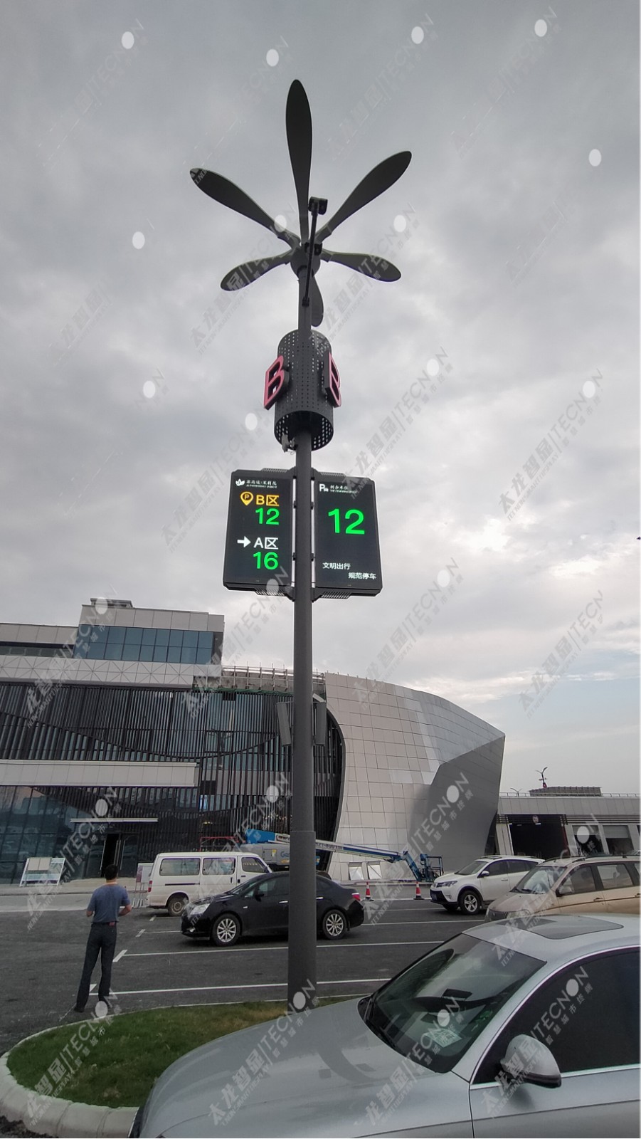 LED燈桿屏價(jià)格.jpg LED燈桿屏價(jià)格.jpg