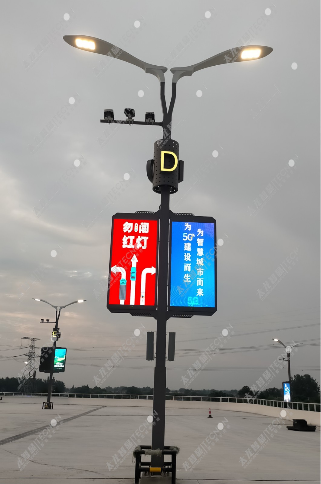 LED燈桿屏.jpg LED燈桿屏.jpg