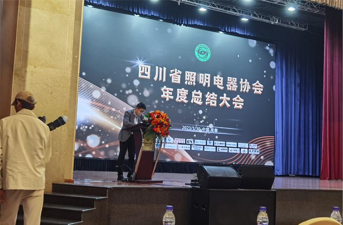 LED燈桿屏,LED廣告機(jī) LED燈桿屏,LED廣告機(jī)